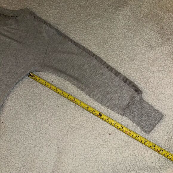 Nine West Active Women’s Crew Mesh Panel Sweatshirt Medium Gently Worn - Picture 11 of 12